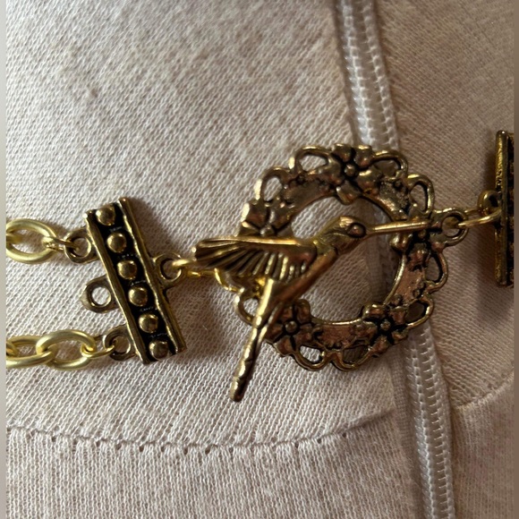 NWOT Gold Tone With Bead Charm and Hummingbird Clasp - Picture 2 of 5